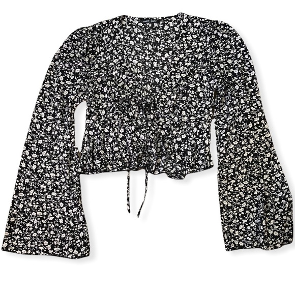 NEW Long Sleeve Front Tie Blouse - Picture 4 of 4